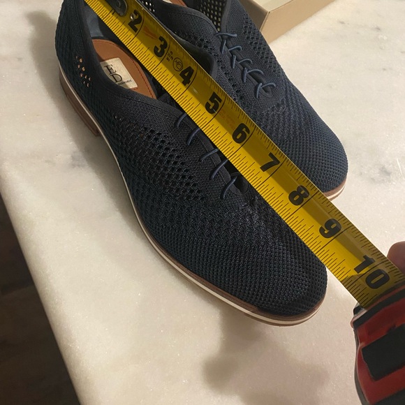 Ellen Degeneres navy Oxford shoes - Picture 10 of 10